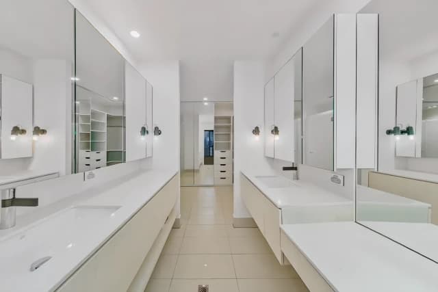 3Bedrooms, 2Bathrooms