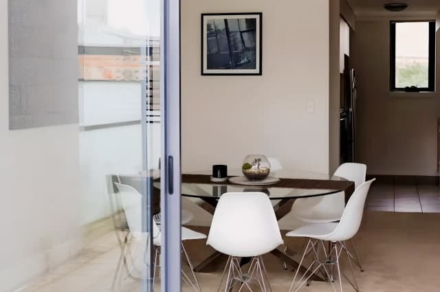 3Bedrooms, 2Bathrooms