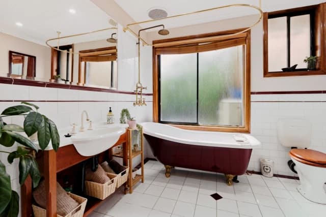 3 Bed, 2 Bath