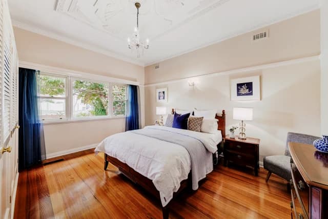 4 Bed, 1 Bath