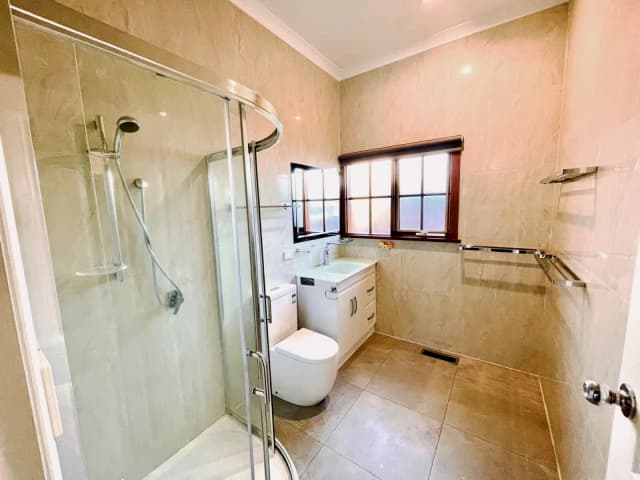 4 Bed, 1 Bath