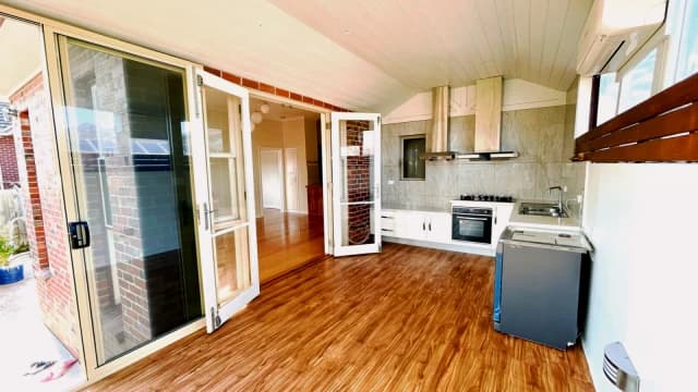 4 Bed, 1 Bath