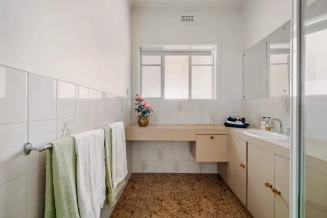 3 Bed, 1 Bath