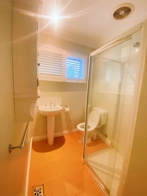 4 Bed, 3 Bath