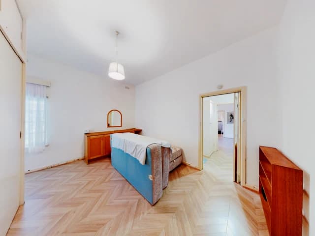 1 Bed, 1 Bath