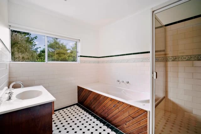 3 Bed, 1 Bath