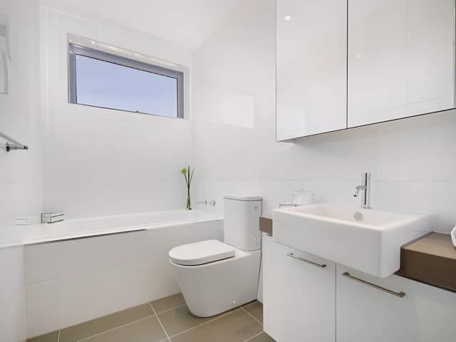 4 Bed, 3 Bath