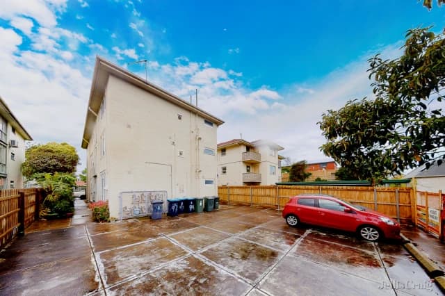 1 Bed, 1 Bath