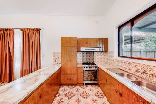 3 Bed, 1 Bath