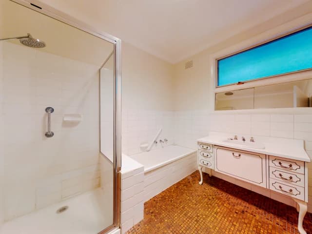 3 Bed, 1 Bath