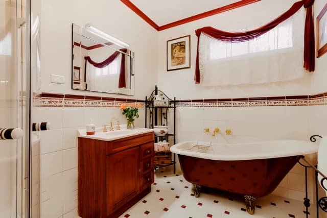 3 Bed, 1 Bath