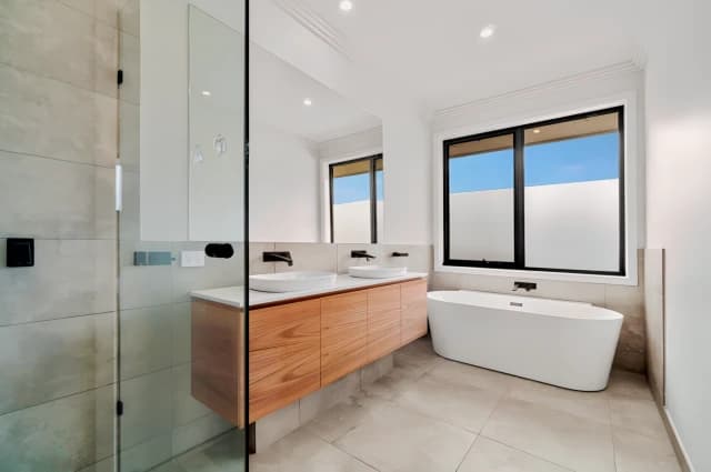 4 Bed, 3 Bath