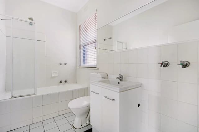 2 Bed, 1 Bath