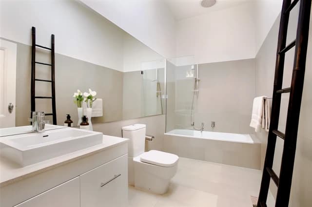 4 Bed, 3 Bath
