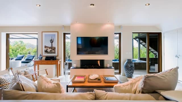 4 Bed, 3 Bath