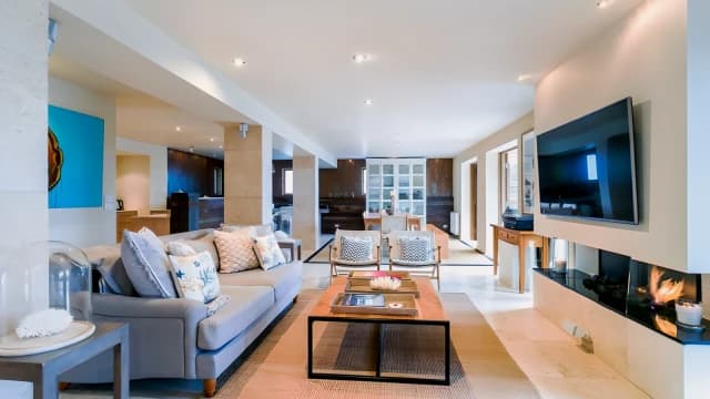 4 Bed, 3 Bath