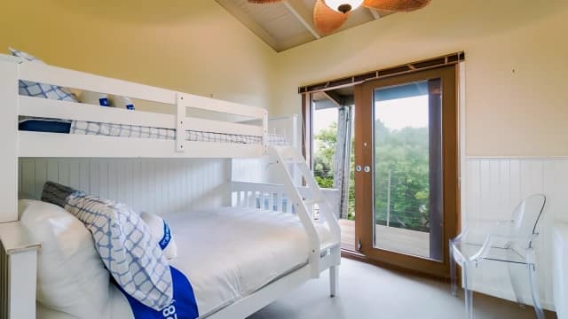 4 Bed, 3 Bath