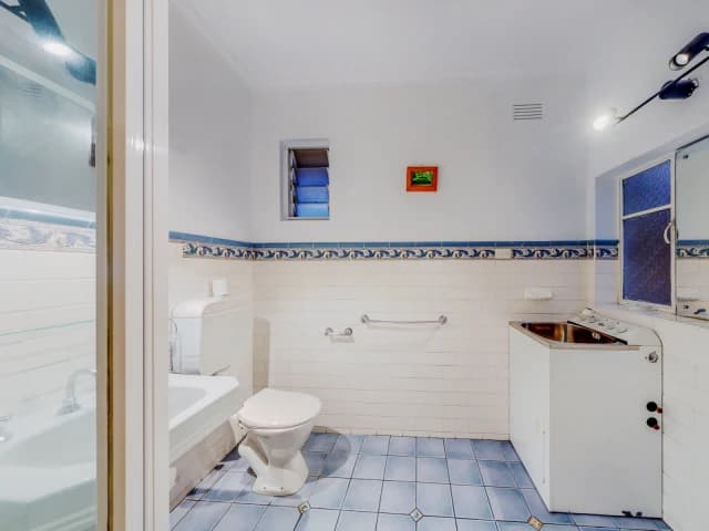 2 Bed, 1 Bath