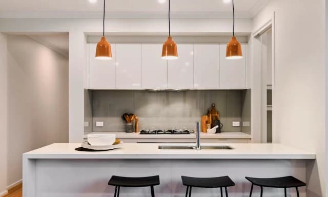 4 Bed, 2 Bath