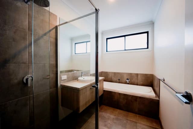 4 Bed, 2 Bath