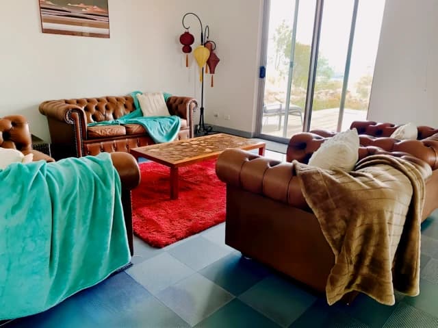 6 Bed, 3 Bath