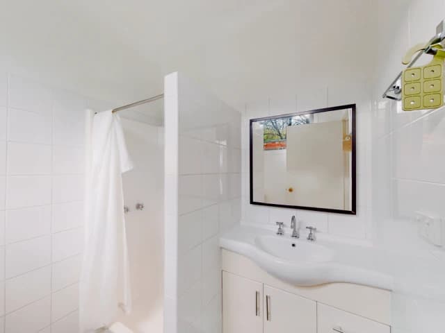 4 Bed, 3 Bath