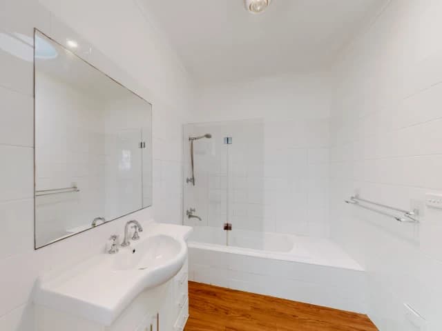 4 Bed, 3 Bath
