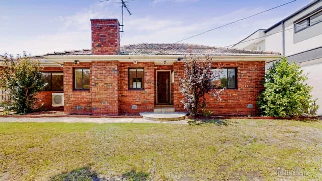 82 Bradshaw Street, Essendon