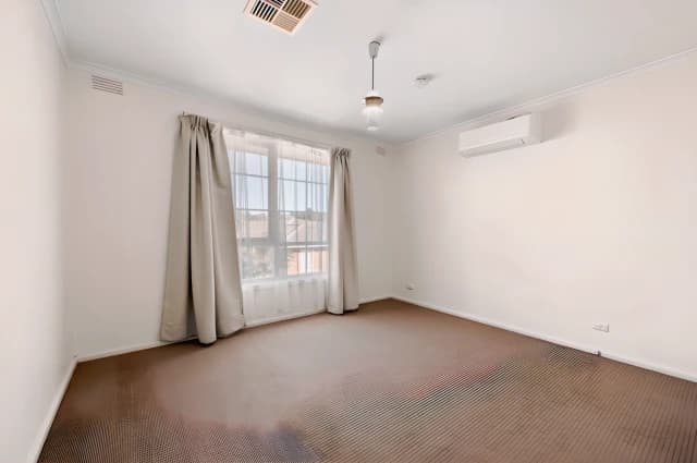 3 Bed, 1 Bath