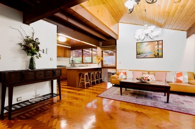 4 Bed, 2 Bath