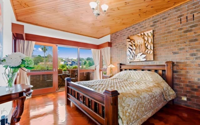4 Bed, 2 Bath