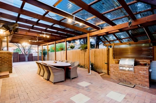 4 Bed, 2 Bath