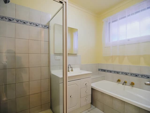 3 Bed, 1 Bath