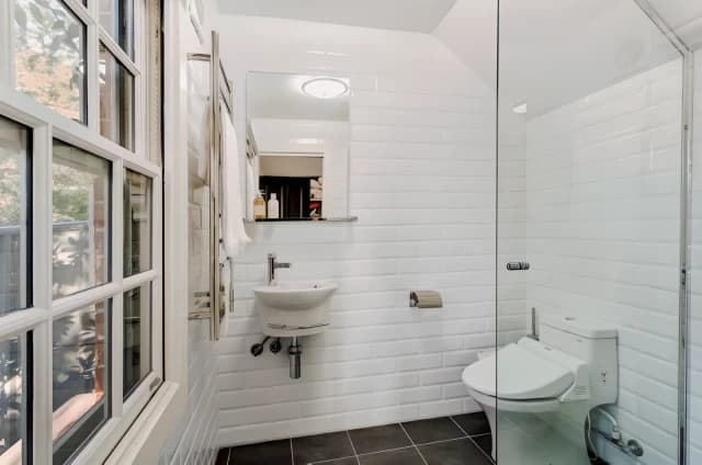 1 Bed, 1 Bath