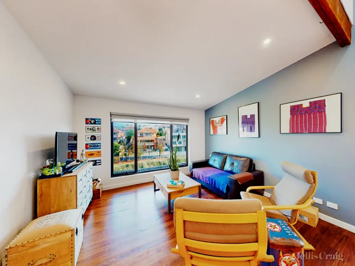 12/9A Weyburn Place, Avondale Heights
