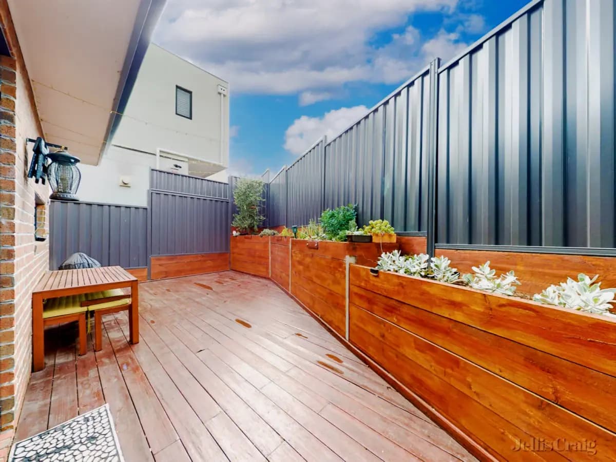 12/9A Weyburn Place, Avondale Heights