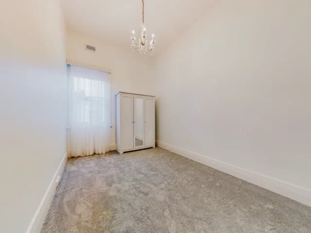 4 Bed, 1 Bath