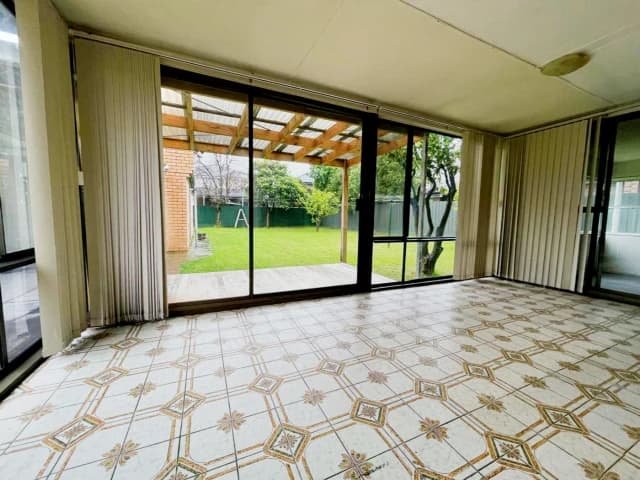 3 Bed, 1 Bath
