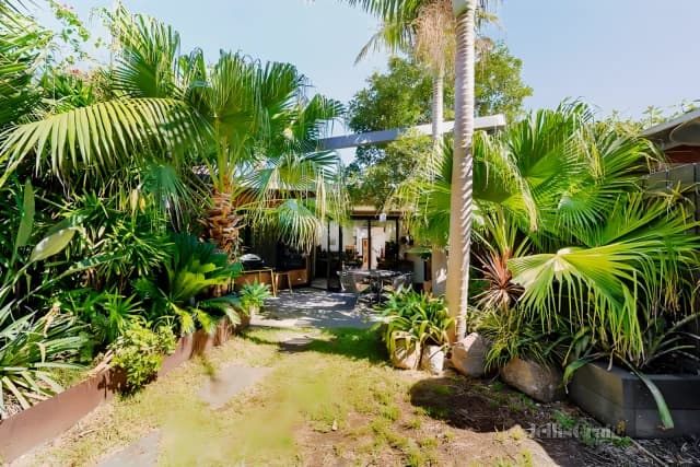 4 Bed, 1 Bath