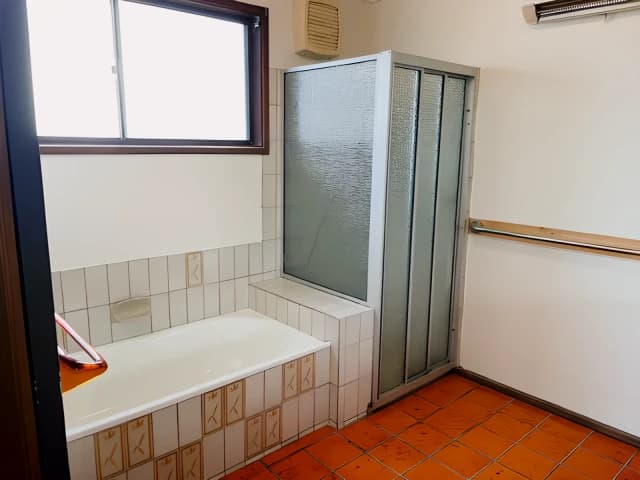 3 Bed, 1 Bath
