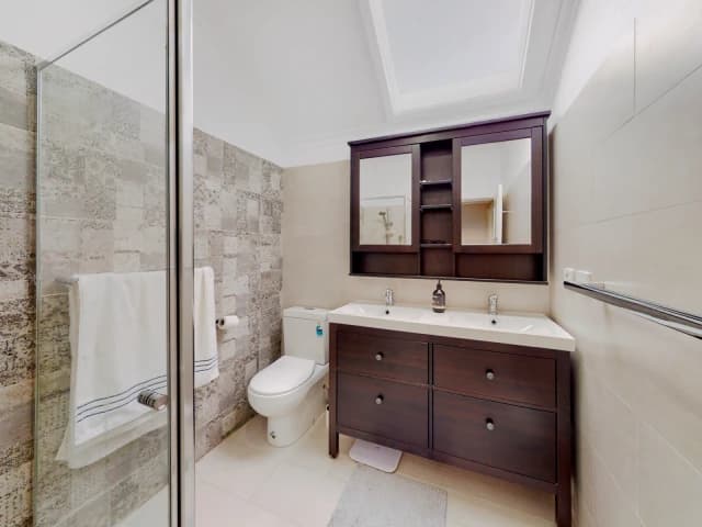4 Bed, 2 Bath