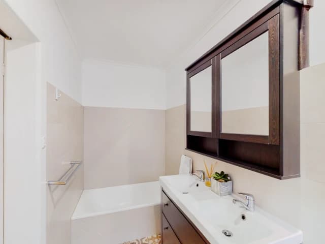4 Bed, 2 Bath