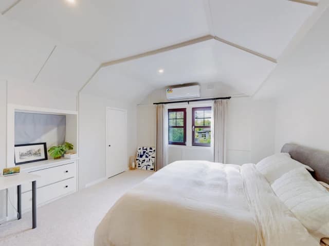 4 Bed, 2 Bath
