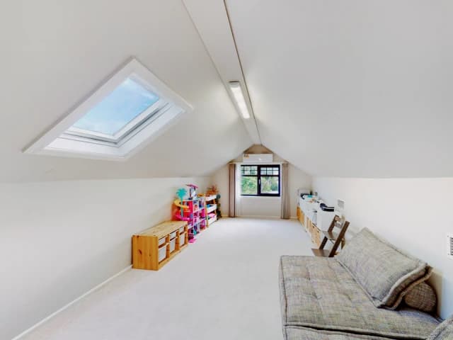 4 Bed, 2 Bath