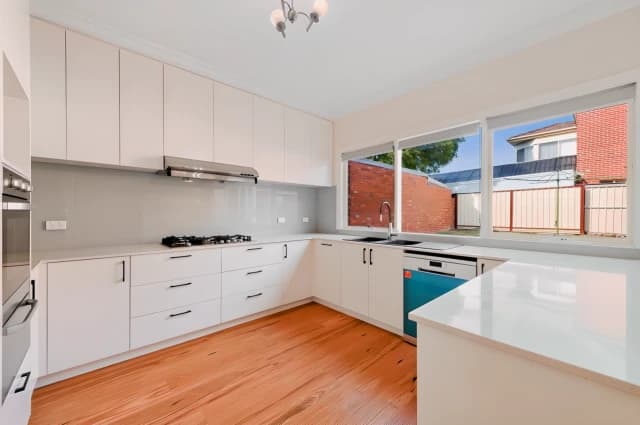 5 Bed, 3 Bath