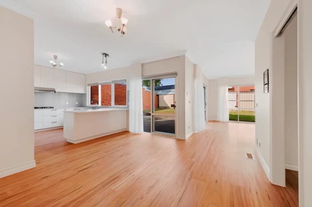 5 Bed, 3 Bath