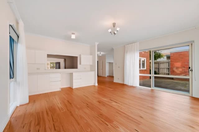 5 Bed, 3 Bath