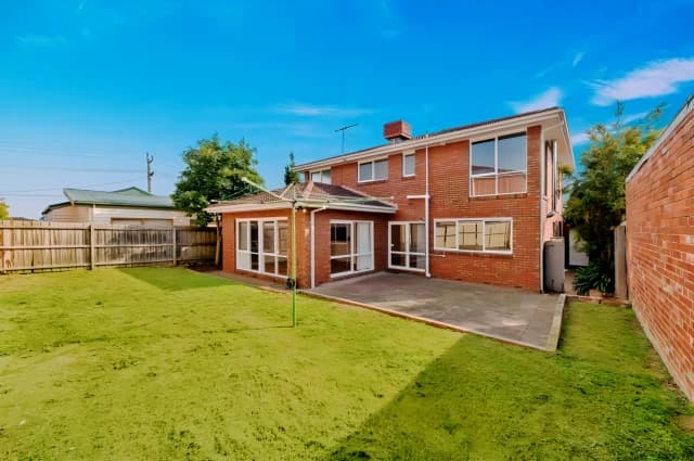 5 Bed, 3 Bath