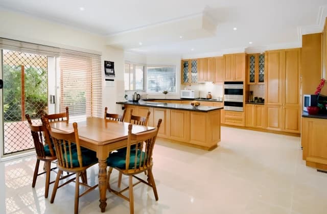 5 Bed, 3 Bath
