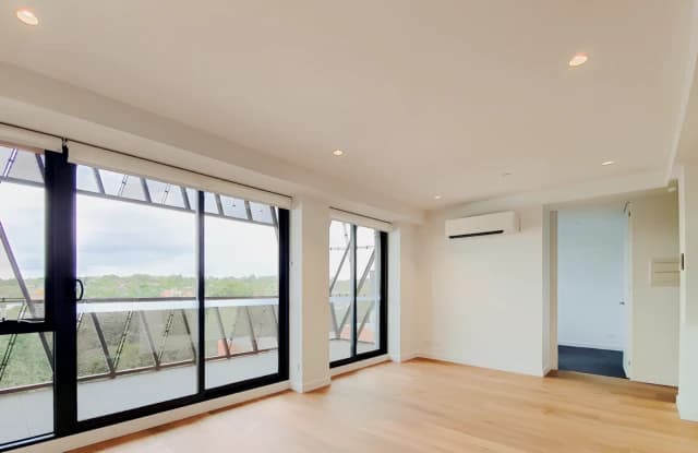 2 Bed 2 Bath